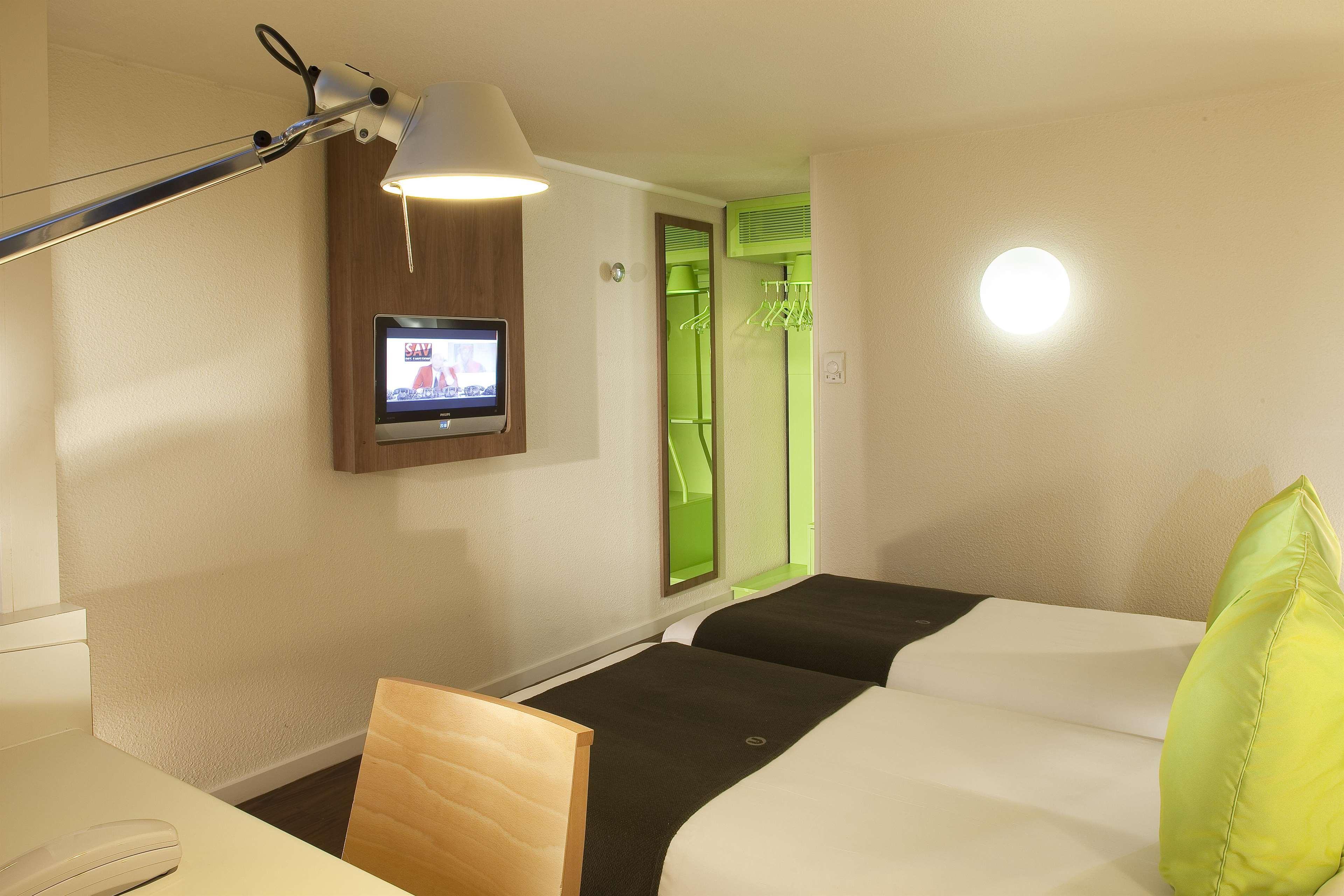 Campanile Epone Hotel Kültér fotó